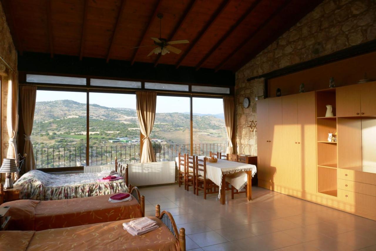 Studio With View In Polis Area Szímu Kültér fotó